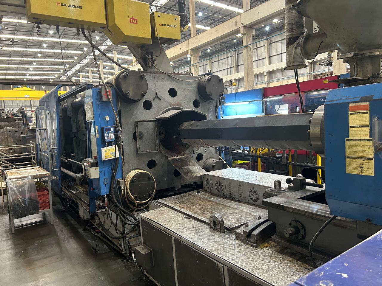 Injetora FCS 1000 ton